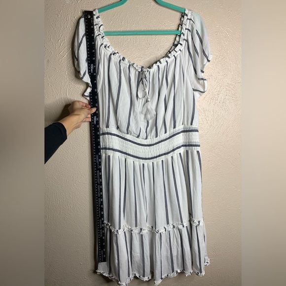 American eagle striped off shoulder ruffle tiered dress white gray - Picture 11 of 13